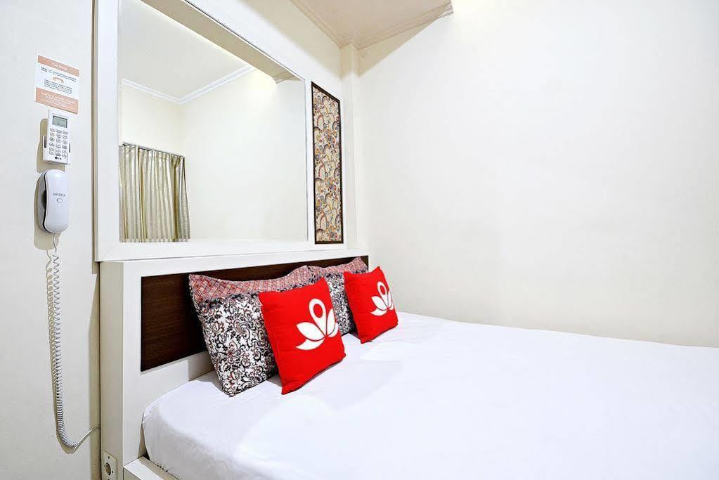 Zen Rooms Cideng Barat Jakarta Kültér fotó